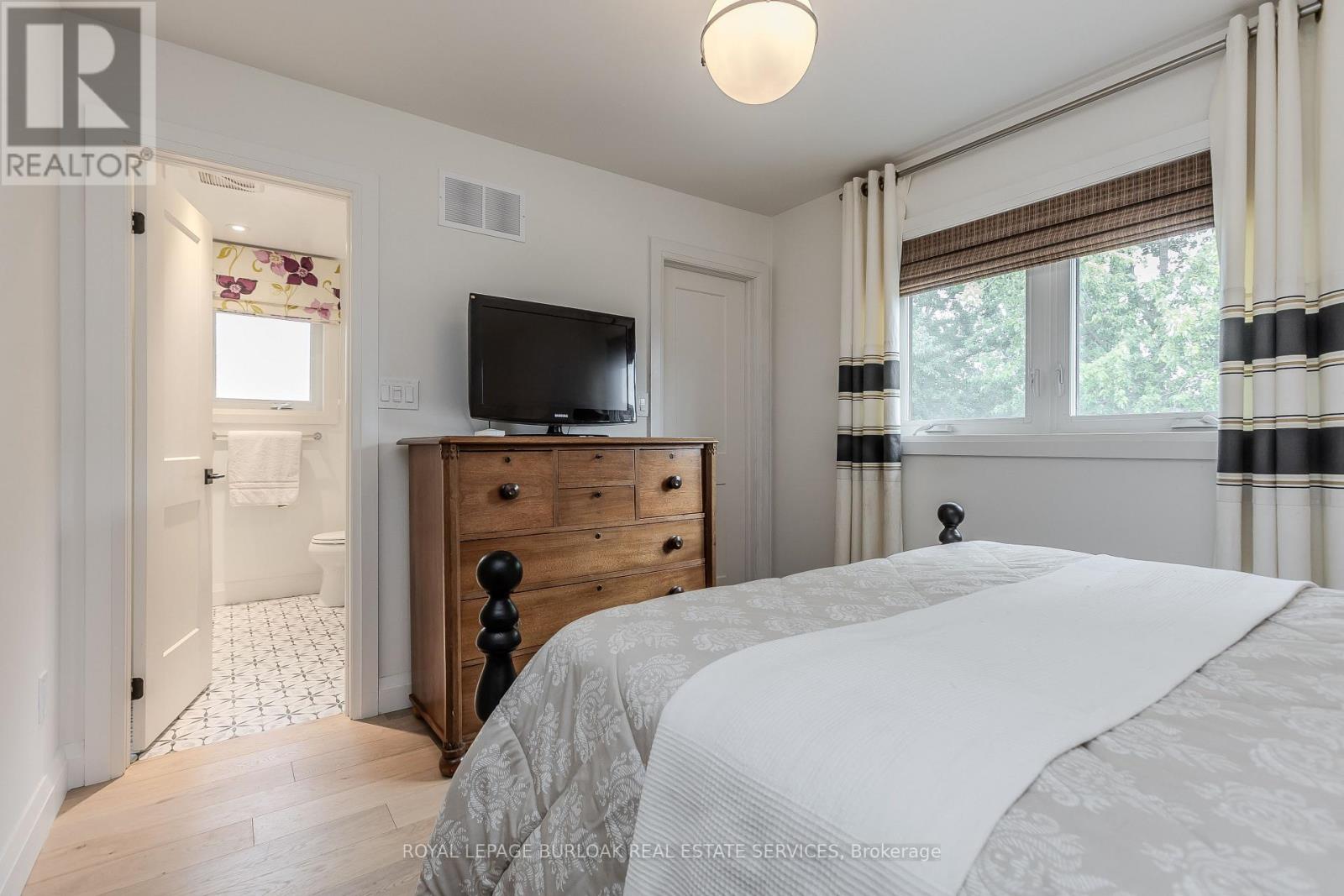 613 Fothergill Boulevard, Burlington, Ontario  L7L 6E3 - Photo 32 - W12437467