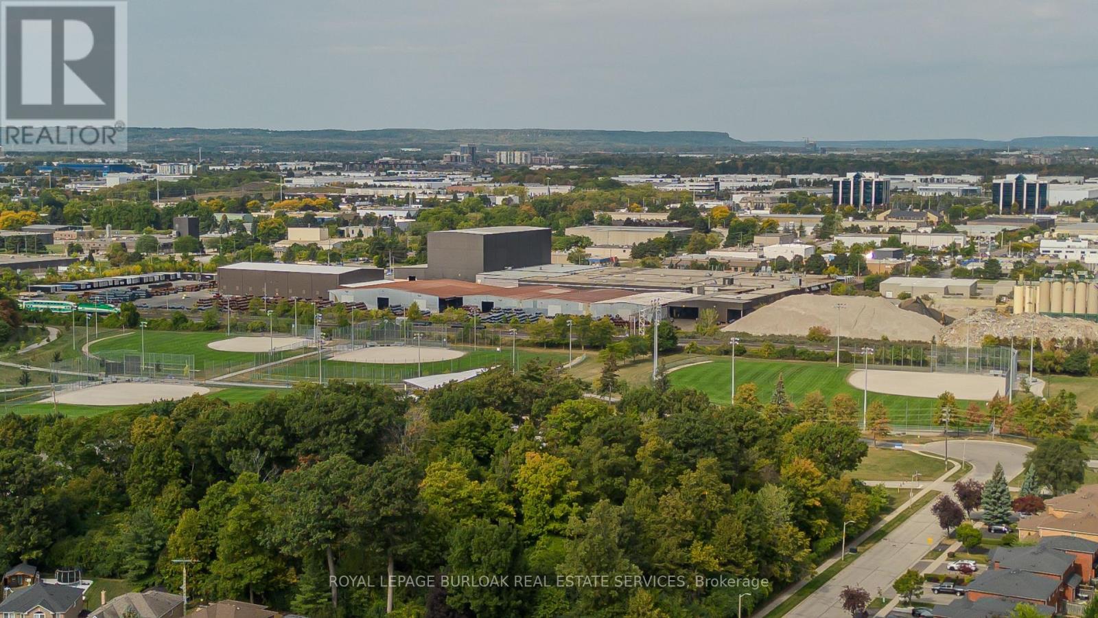 613 Fothergill Boulevard, Burlington, Ontario  L7L 6E3 - Photo 6 - W12437467