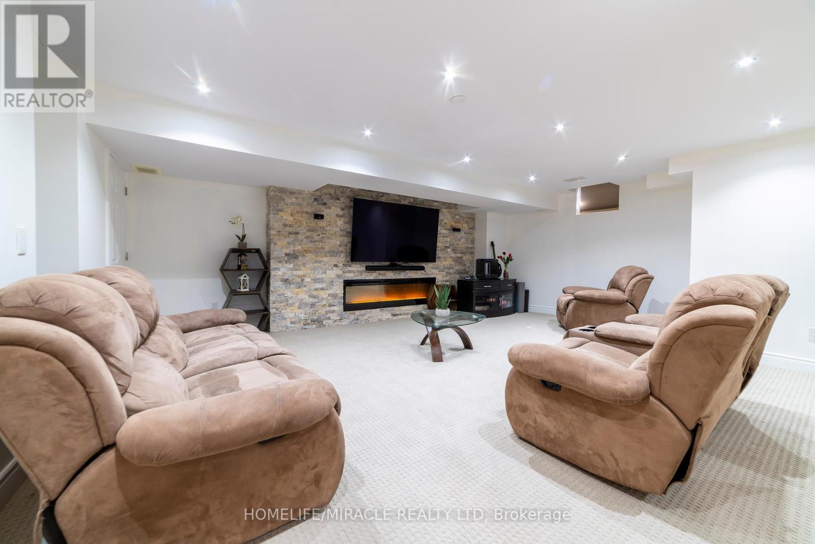 86 Junetown Circle, Brampton (Credit Valley), Ontario  L6X 0X6 - Photo 32 - W12437493