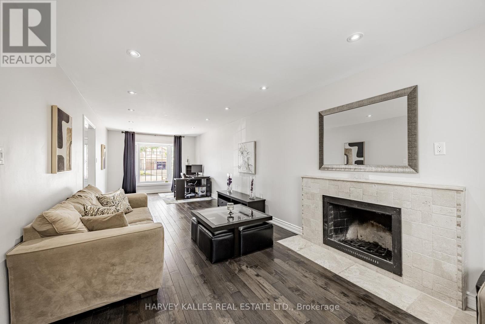 34 Greendust Court, Brampton, Ontario  L6S 5K2 - Photo 10 - W12437513