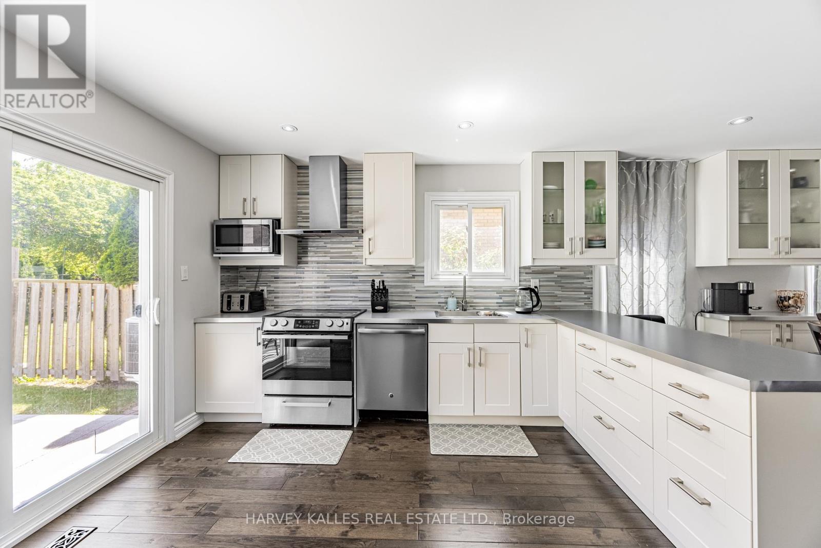 34 Greendust Court, Brampton, Ontario  L6S 5K2 - Photo 12 - W12437513