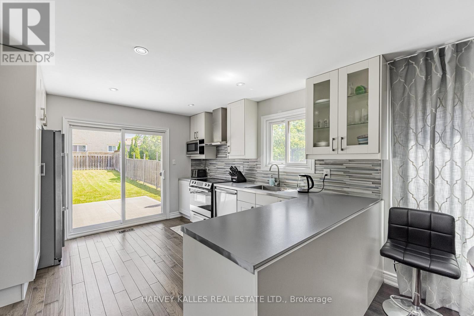 34 Greendust Court, Brampton, Ontario  L6S 5K2 - Photo 13 - W12437513