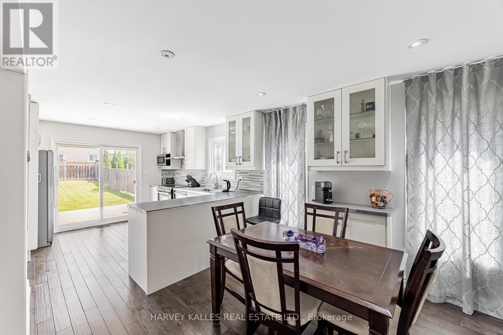 34 Greendust Court, Brampton, Ontario  L6S 5K2 - Photo 17 - W12437513