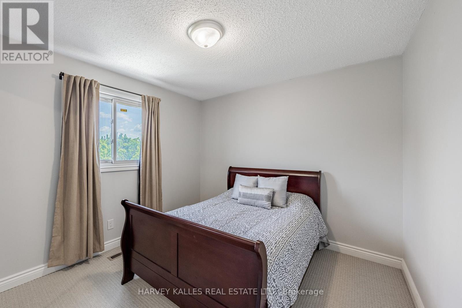 34 Greendust Court, Brampton, Ontario  L6S 5K2 - Photo 20 - W12437513