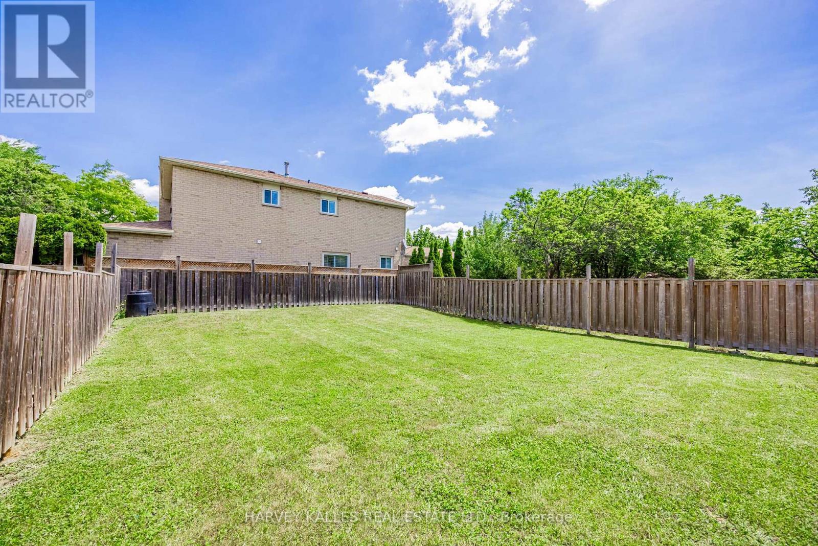 34 Greendust Court, Brampton, Ontario  L6S 5K2 - Photo 32 - W12437513