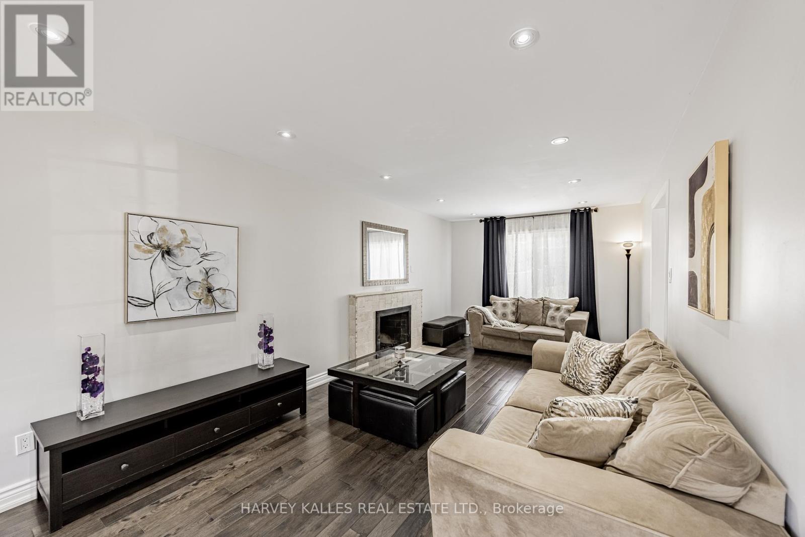 34 Greendust Court, Brampton, Ontario  L6S 5K2 - Photo 7 - W12437513