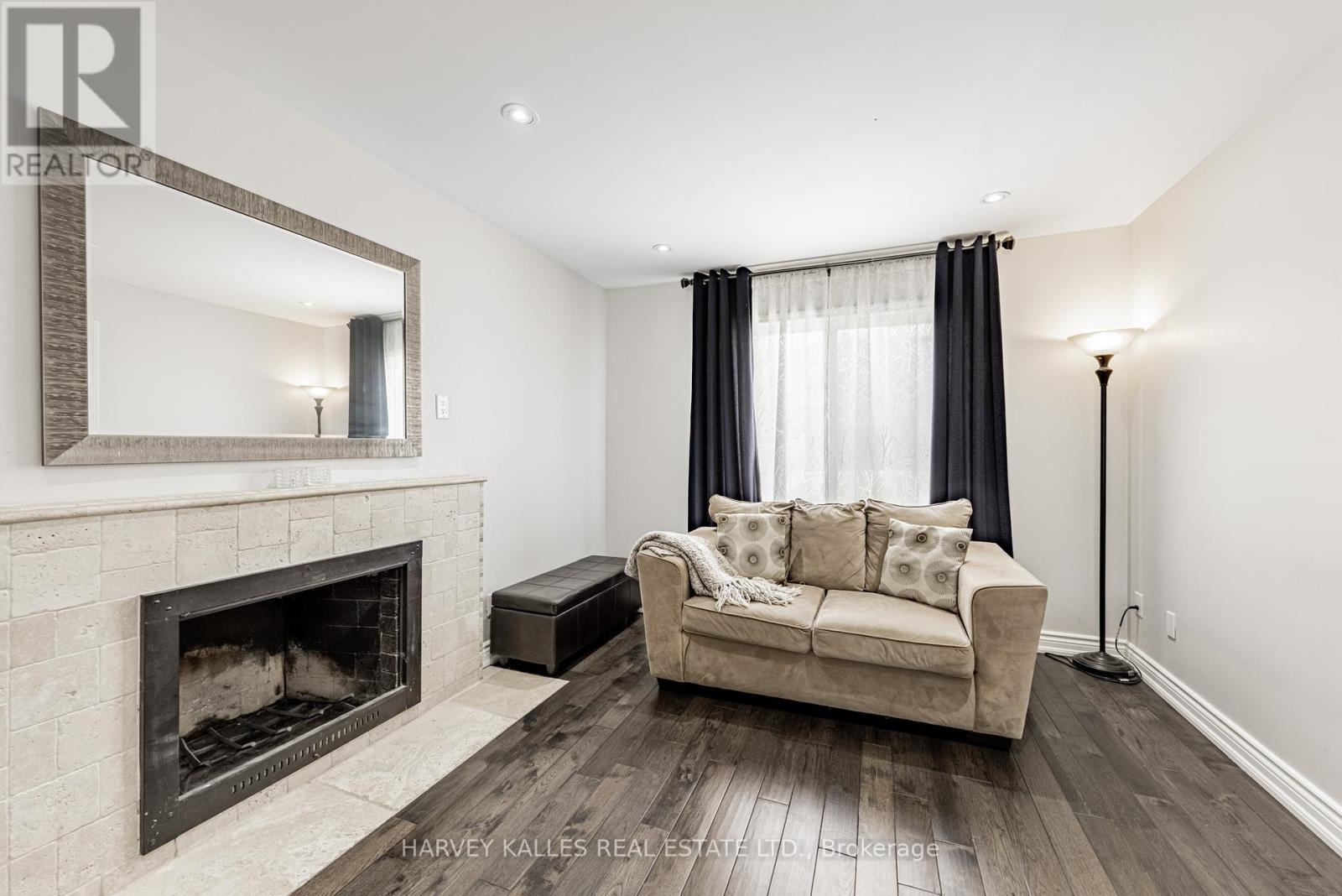 34 Greendust Court, Brampton, Ontario  L6S 5K2 - Photo 9 - W12437513