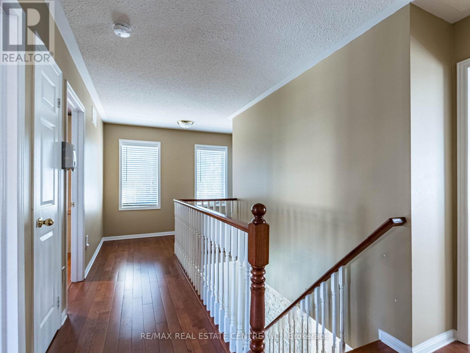 3927 Mayla Drive, Mississauga, Ontario  L5M 7Y9 - Photo 22 - W12437516