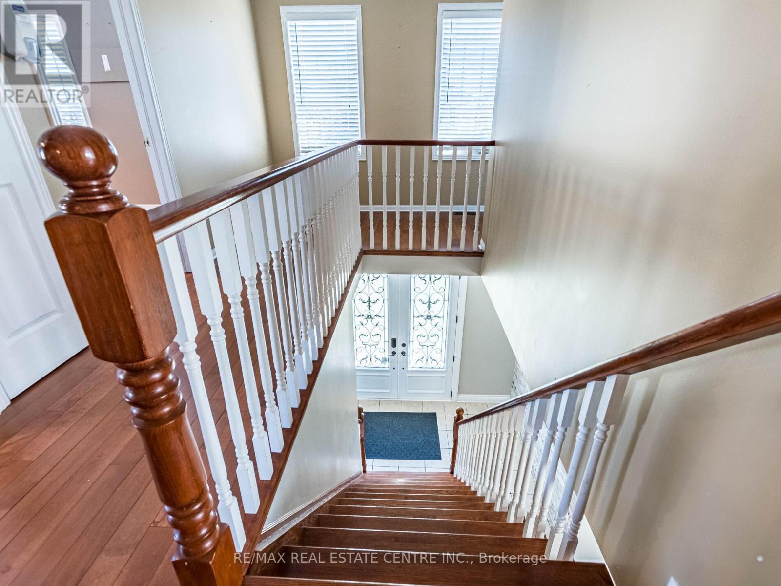 3927 Mayla Drive, Mississauga, Ontario  L5M 7Y9 - Photo 24 - W12437516