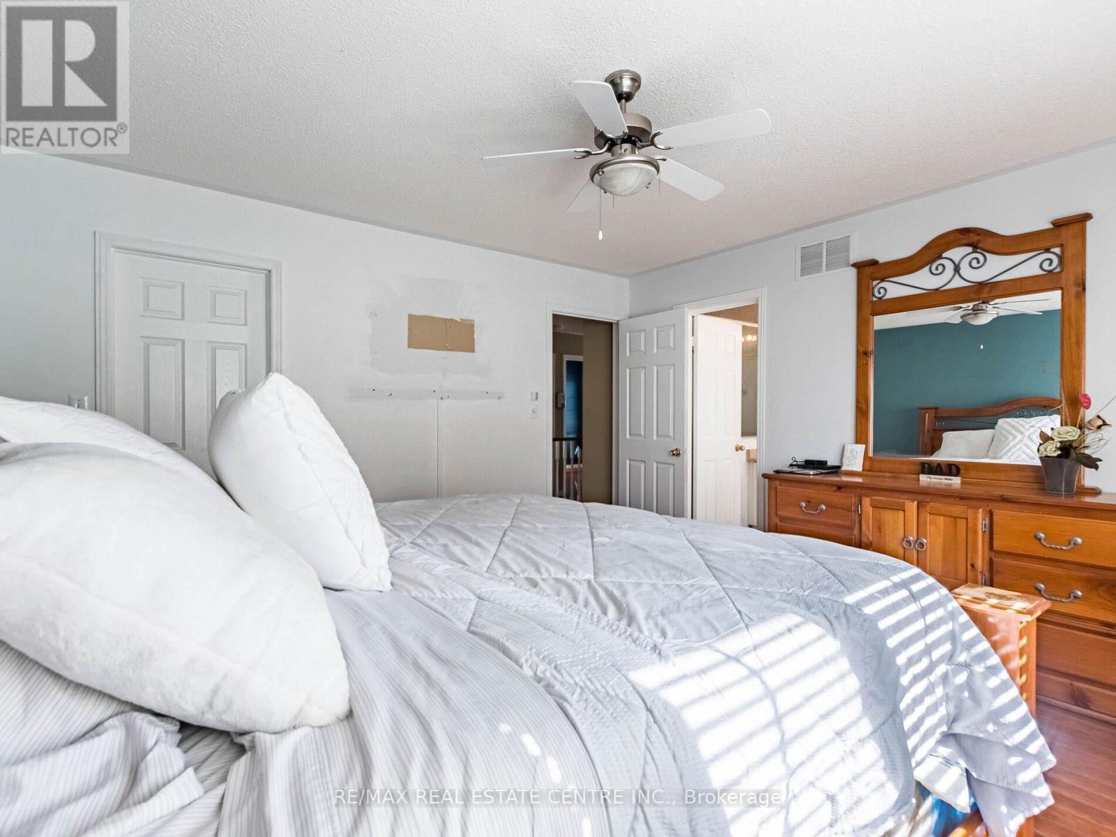 3927 Mayla Drive, Mississauga, Ontario  L5M 7Y9 - Photo 26 - W12437516