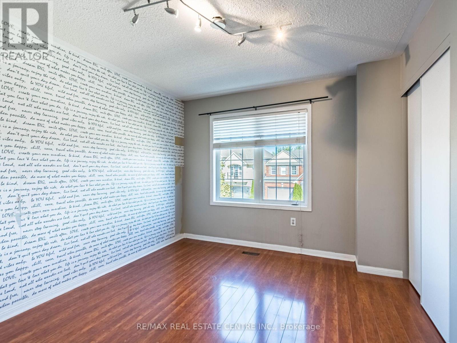 3927 Mayla Drive, Mississauga, Ontario  L5M 7Y9 - Photo 32 - W12437516