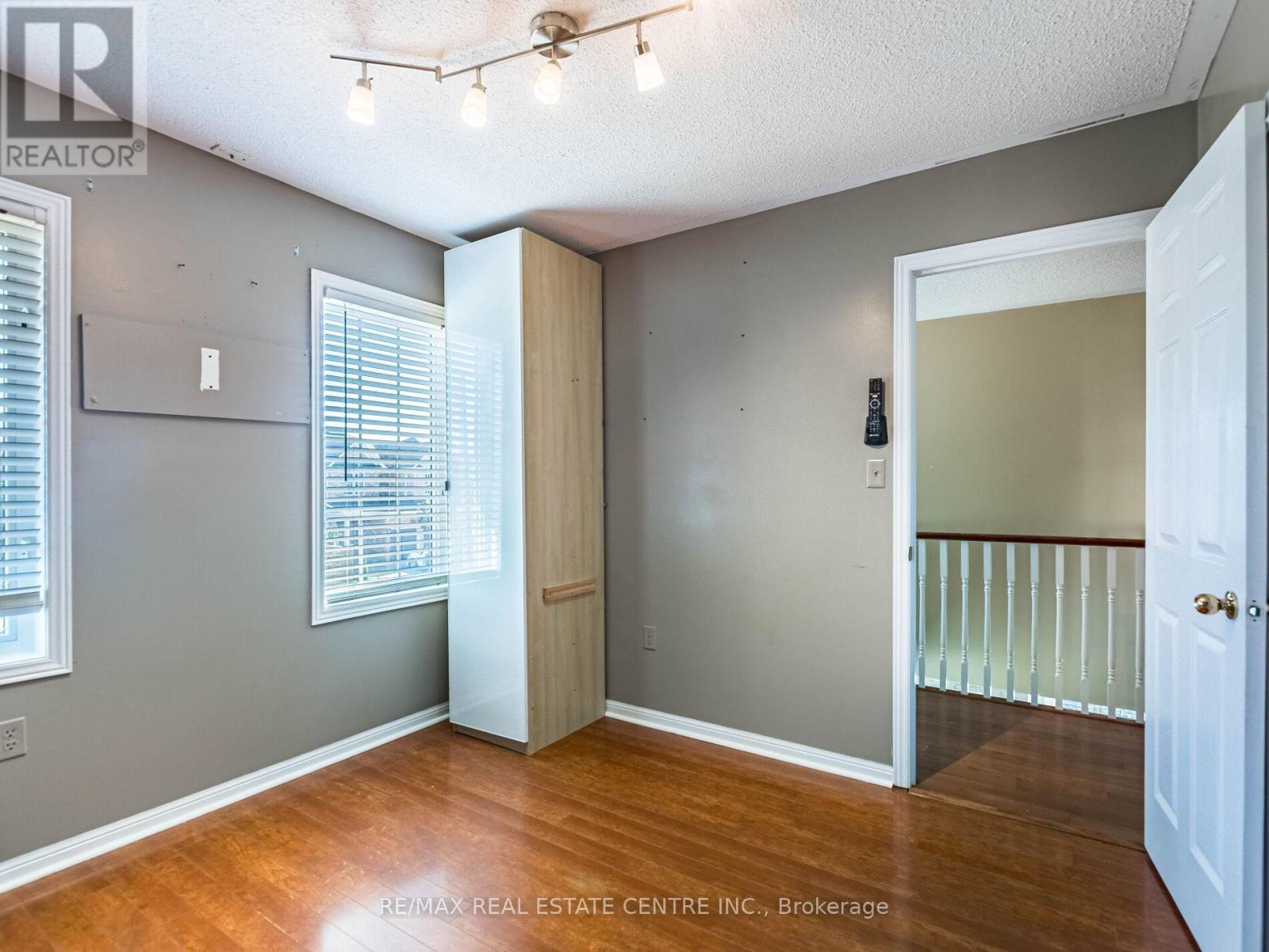 3927 Mayla Drive, Mississauga, Ontario  L5M 7Y9 - Photo 34 - W12437516