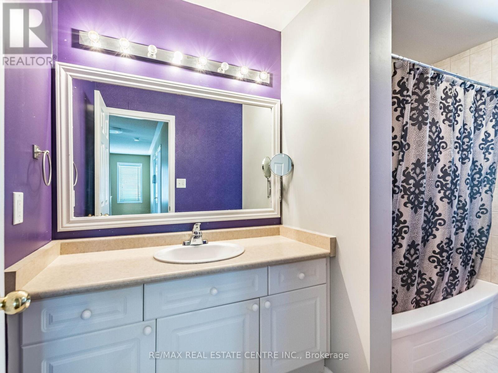 3927 Mayla Drive, Mississauga, Ontario  L5M 7Y9 - Photo 37 - W12437516