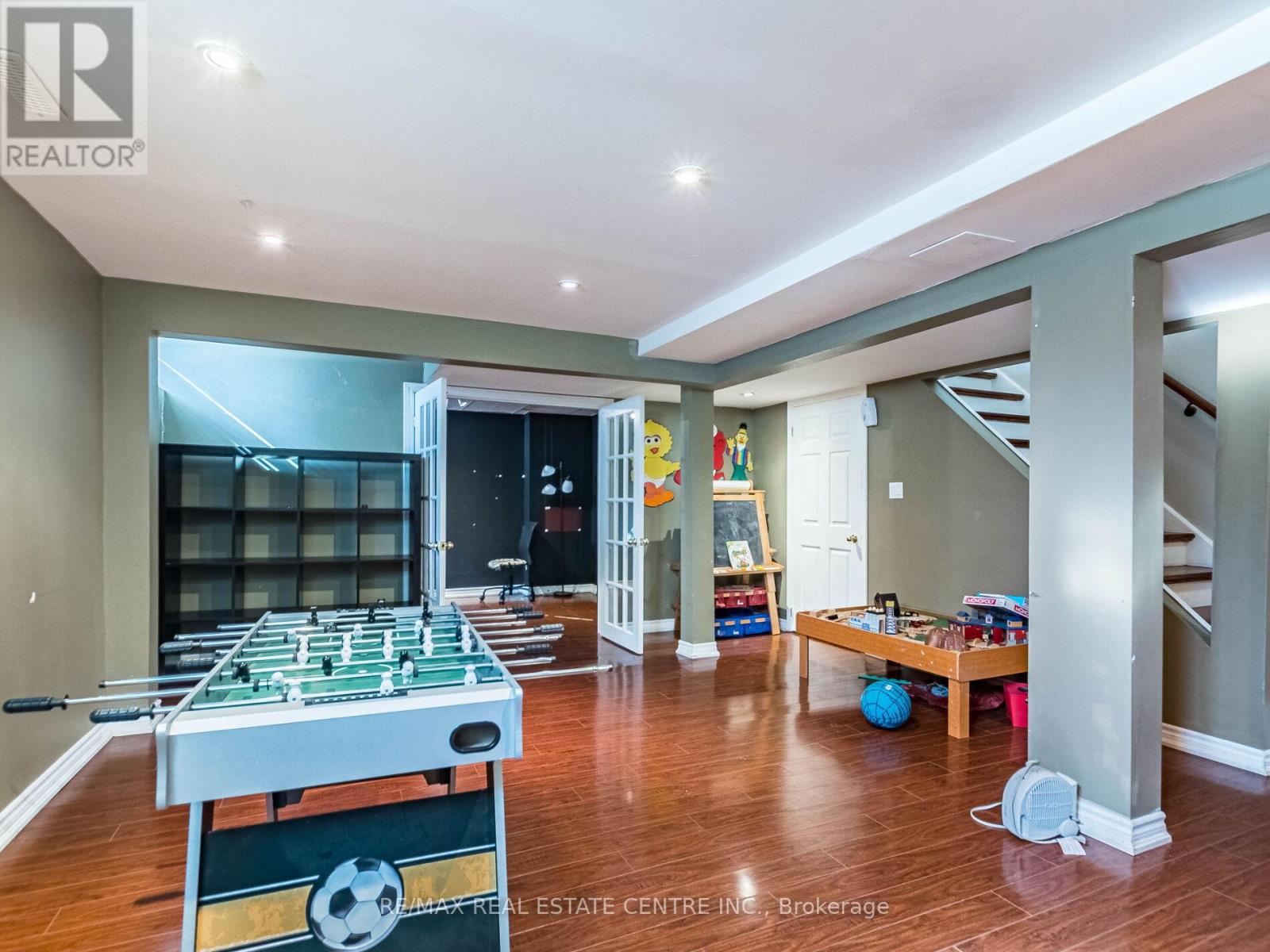 3927 Mayla Drive, Mississauga, Ontario  L5M 7Y9 - Photo 40 - W12437516
