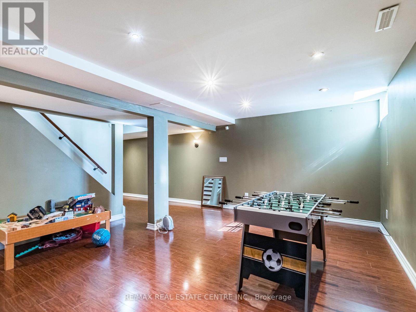 3927 Mayla Drive, Mississauga, Ontario  L5M 7Y9 - Photo 42 - W12437516