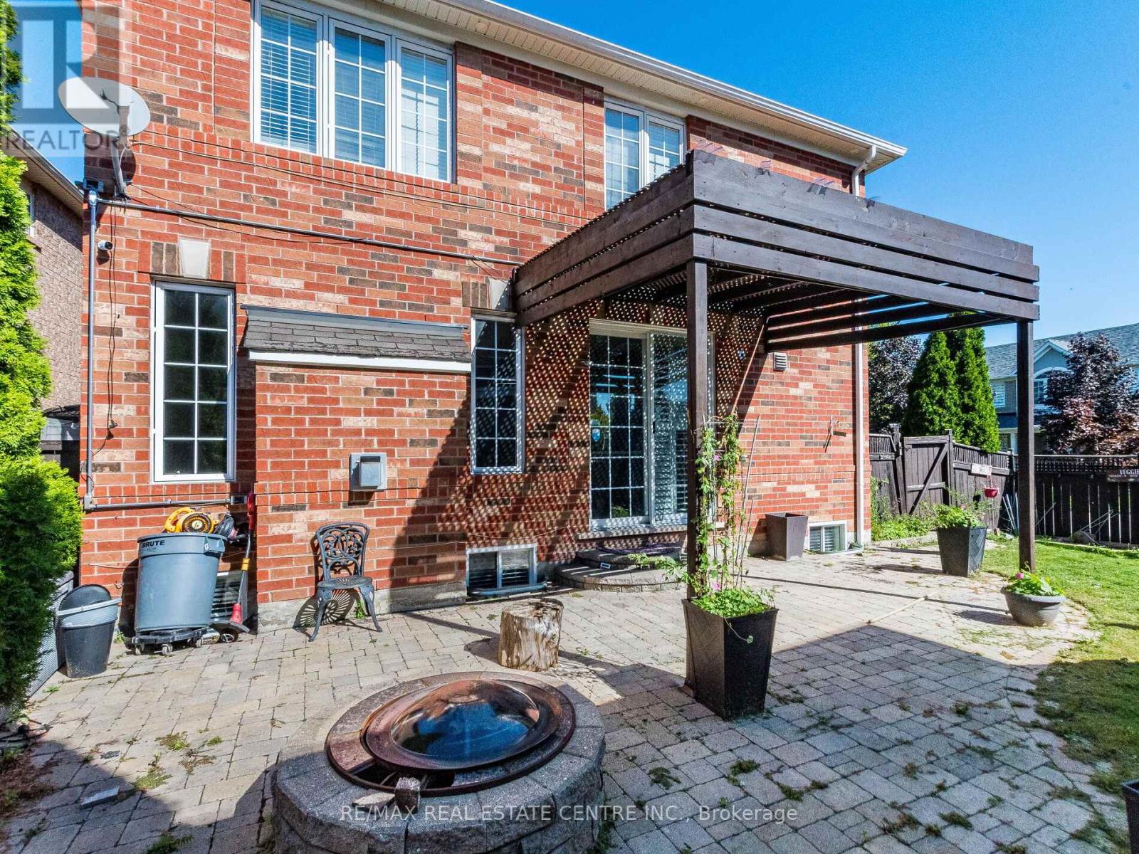 3927 Mayla Drive, Mississauga, Ontario  L5M 7Y9 - Photo 47 - W12437516