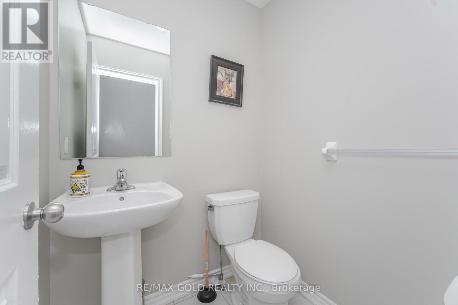 100 Adventura Road, Brampton (Northwest Brampton), Ontario  L7A 5A7 - Photo 10 - W12437518