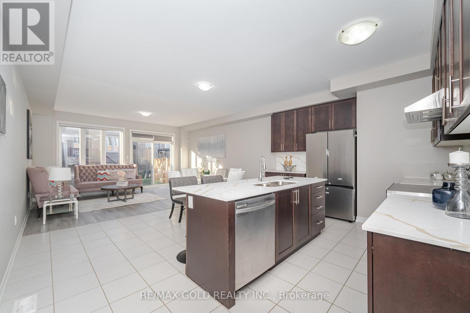 100 Adventura Road, Brampton (Northwest Brampton), Ontario  L7A 5A7 - Photo 3 - W12437518