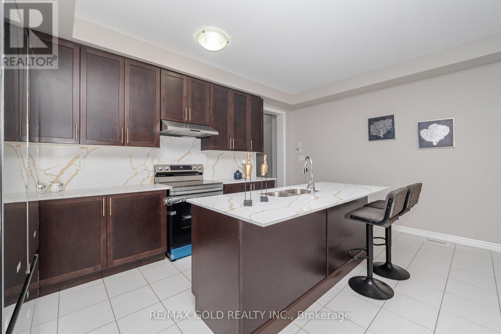 100 Adventura Road, Brampton (Northwest Brampton), Ontario  L7A 5A7 - Photo 5 - W12437518