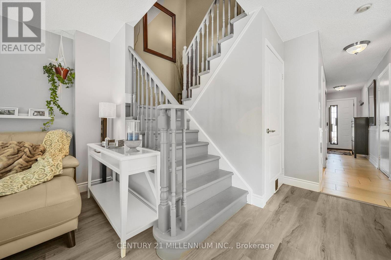 34 Gardenia Way, Caledon, Ontario  L7C 1B2 - Photo 8 - W12437522