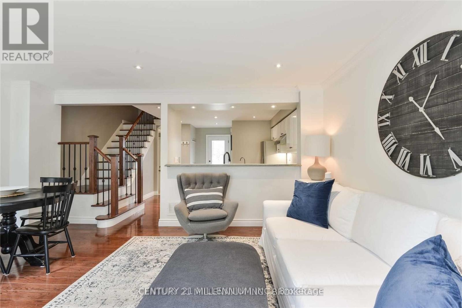 32 Gardenia Way, Caledon, Ontario  L7C 1B2 - Photo 9 - W12437533