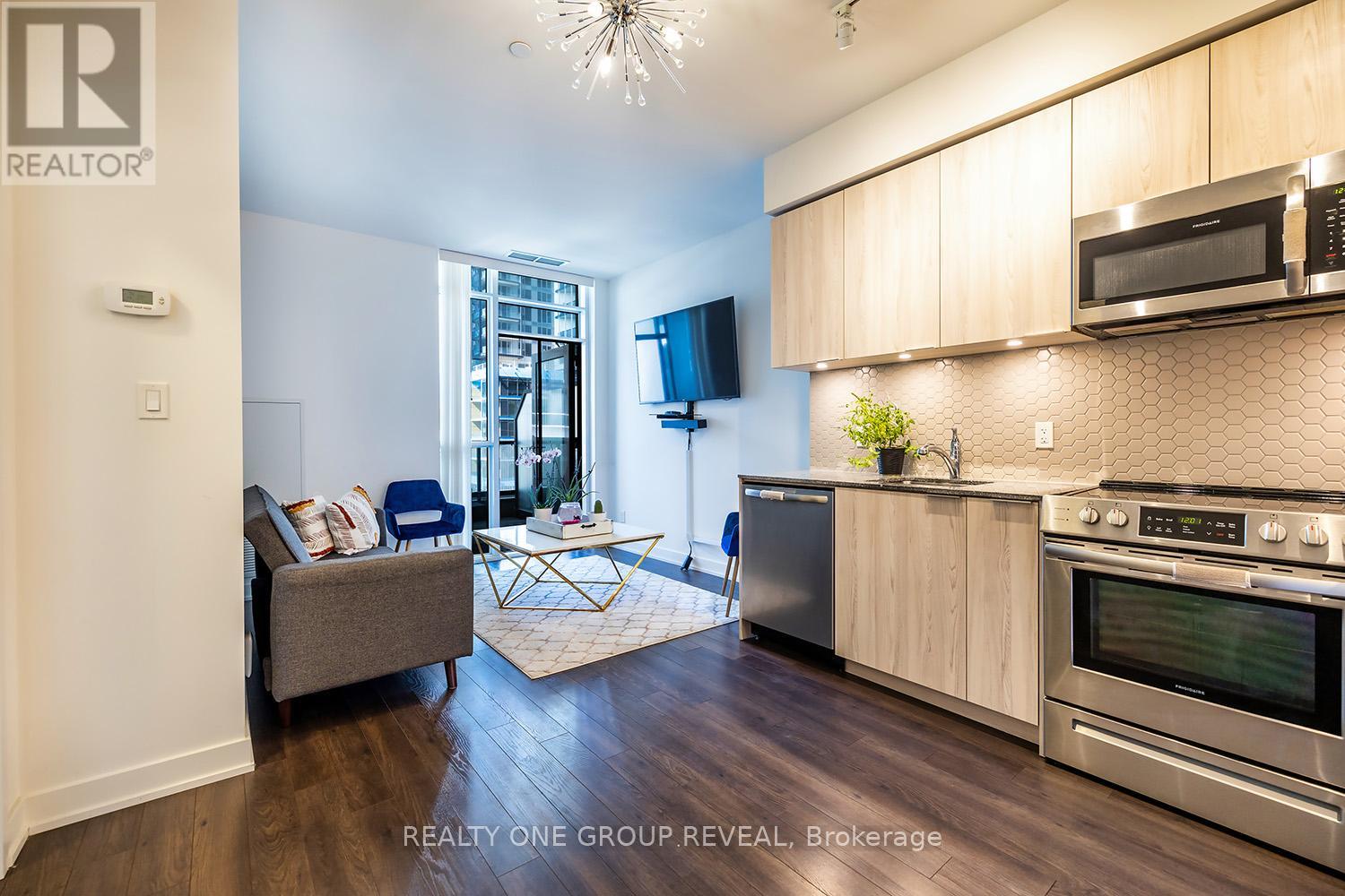408 - 30 Ordnance Street, Toronto, Ontario  M6K 0C8 - Photo 8 - C12437578