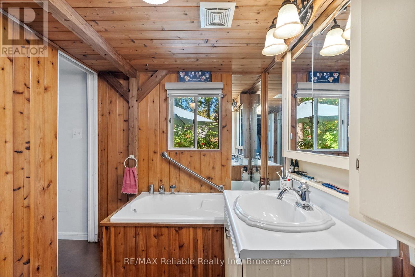 1 Mac Tavesh Street, Bluewater, Ontario  N0M 1G0 - Photo 17 - X12437625