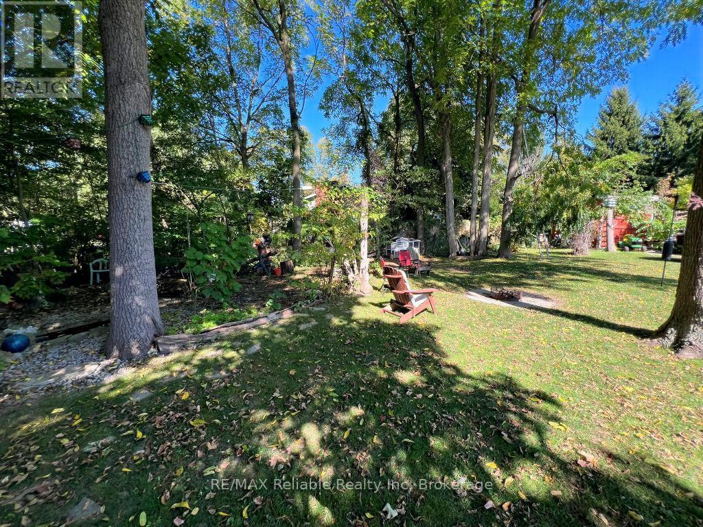 12 Sarnia Street, Bluewater, Ontario  N0M 1G0 - Photo 5 - X12437626