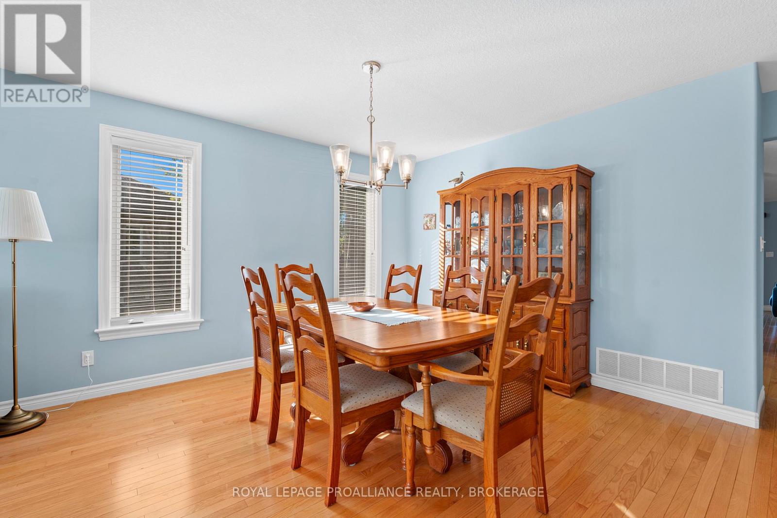132 Farmstead Court, Kingston, Ontario  K7P 3H6 - Photo 10 - X12437673