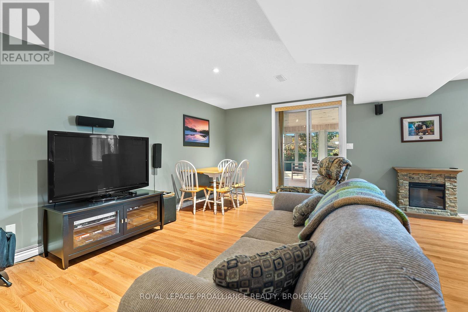 132 Farmstead Court, Kingston, Ontario  K7P 3H6 - Photo 32 - X12437673
