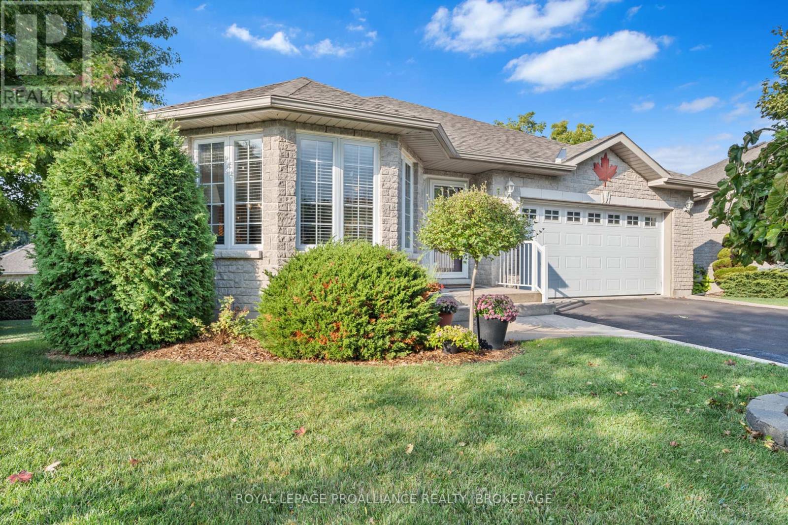 132 Farmstead Court, Kingston, Ontario  K7P 3H6 - Photo 4 - X12437673
