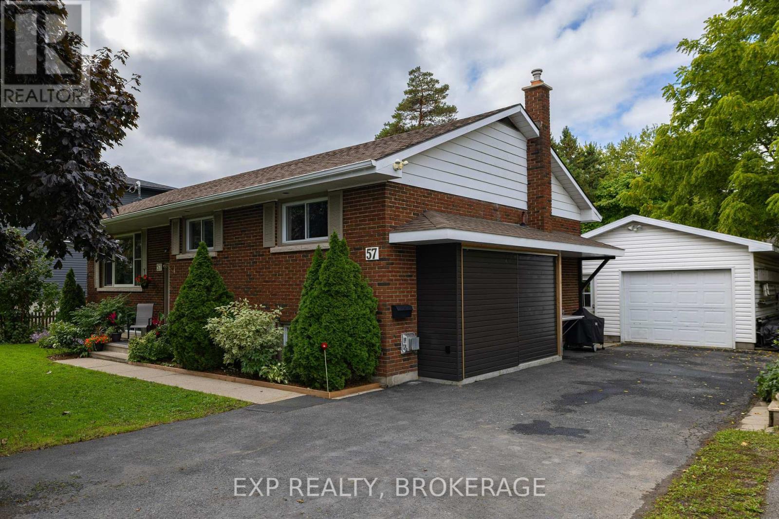 57 Lakeview Avenue, Kingston, Ontario  K7M 3T4 - Photo 2 - X12437781