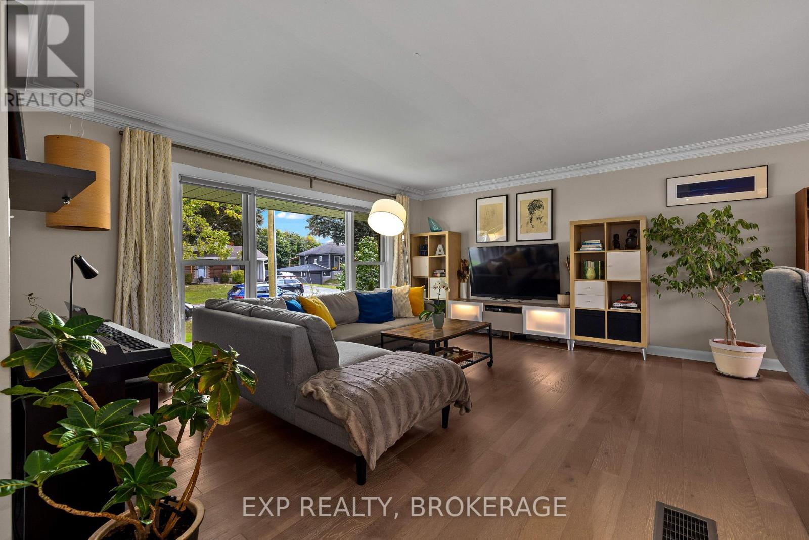 57 Lakeview Avenue, Kingston, Ontario  K7M 3T4 - Photo 4 - X12437781