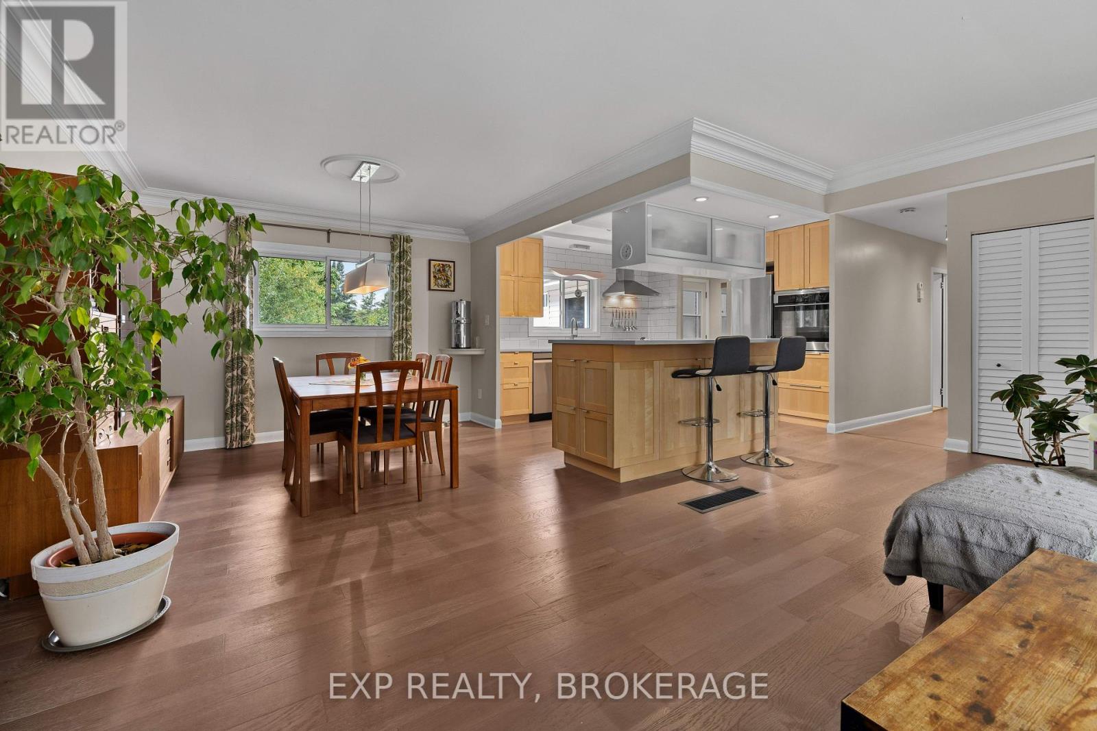 57 Lakeview Avenue, Kingston, Ontario  K7M 3T4 - Photo 9 - X12437781