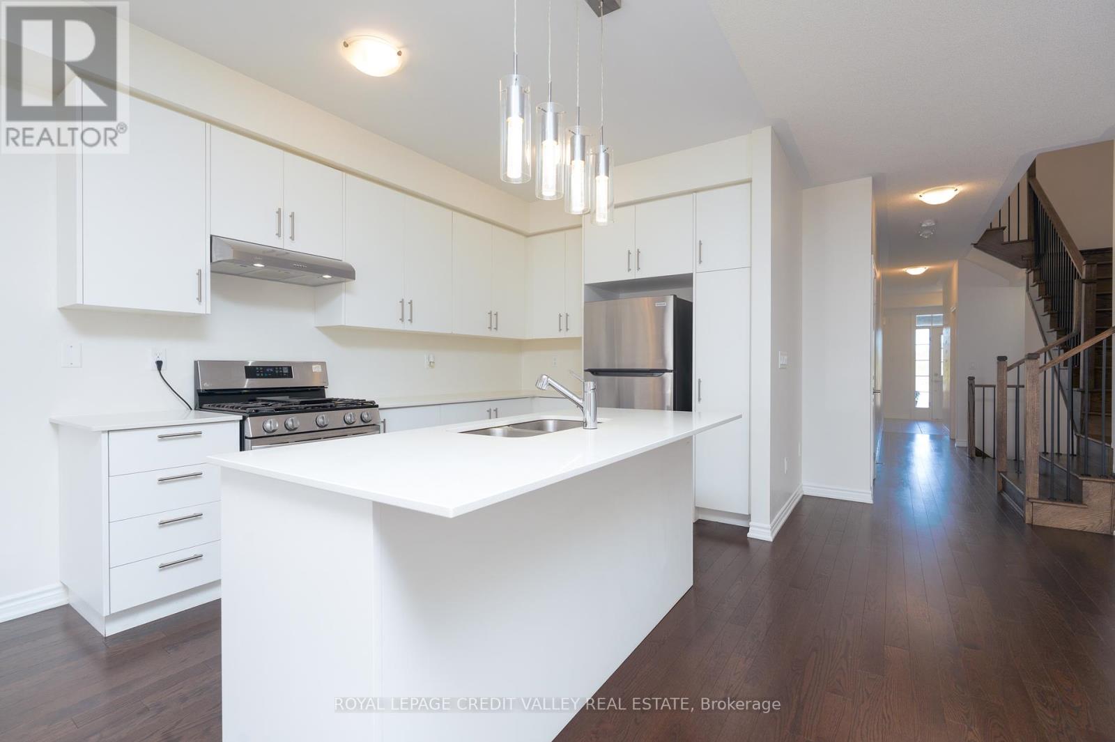 63 Laing Drive, Whitby, Ontario  L1P 0N6 - Photo 10 - E12437581