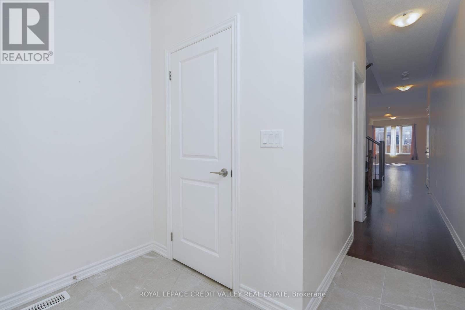 63 Laing Drive, Whitby, Ontario  L1P 0N6 - Photo 5 - E12437581