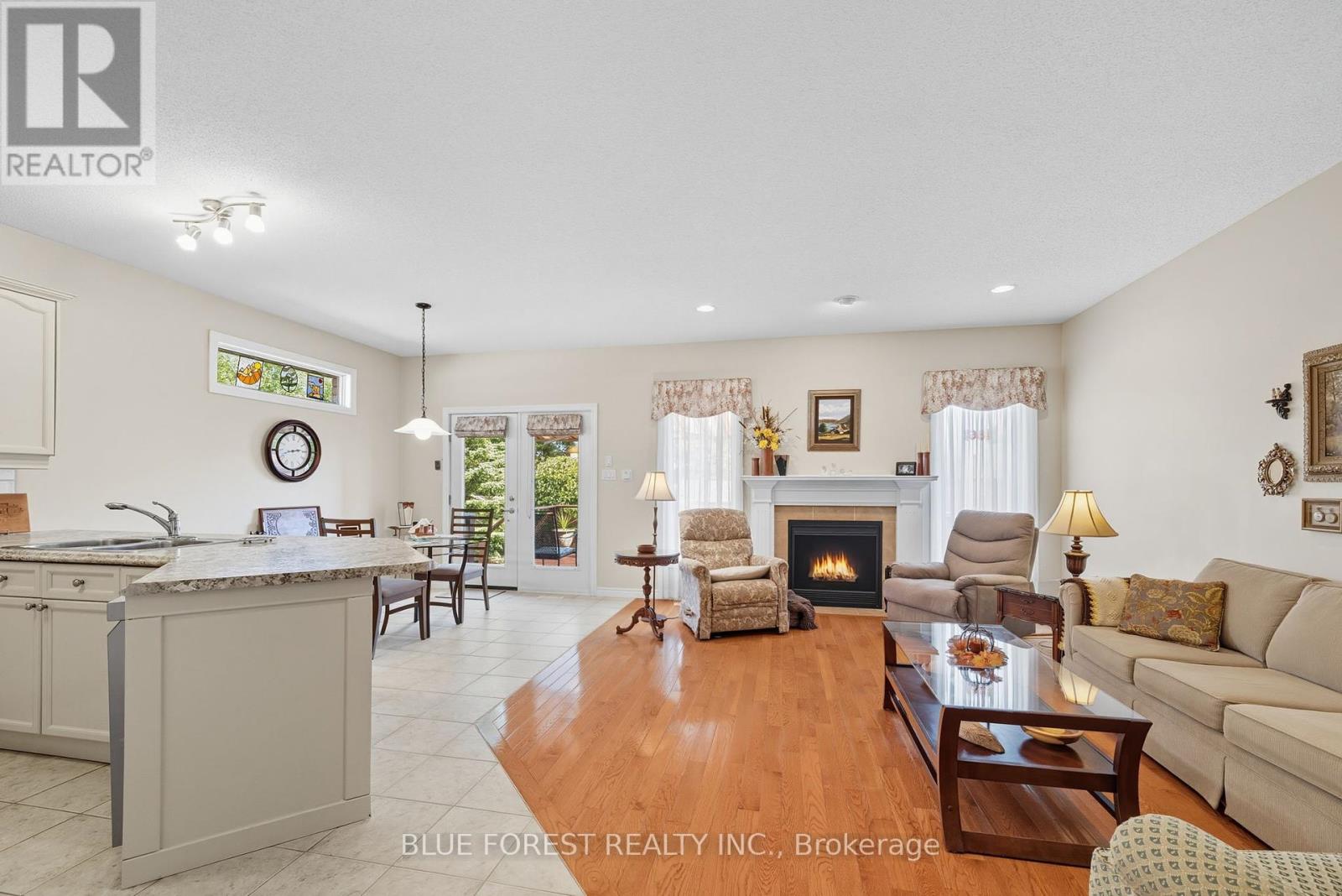 86 Calvert Lane, Middlesex Centre, Ontario  N0M 2A0 - Photo 10 - X12437685