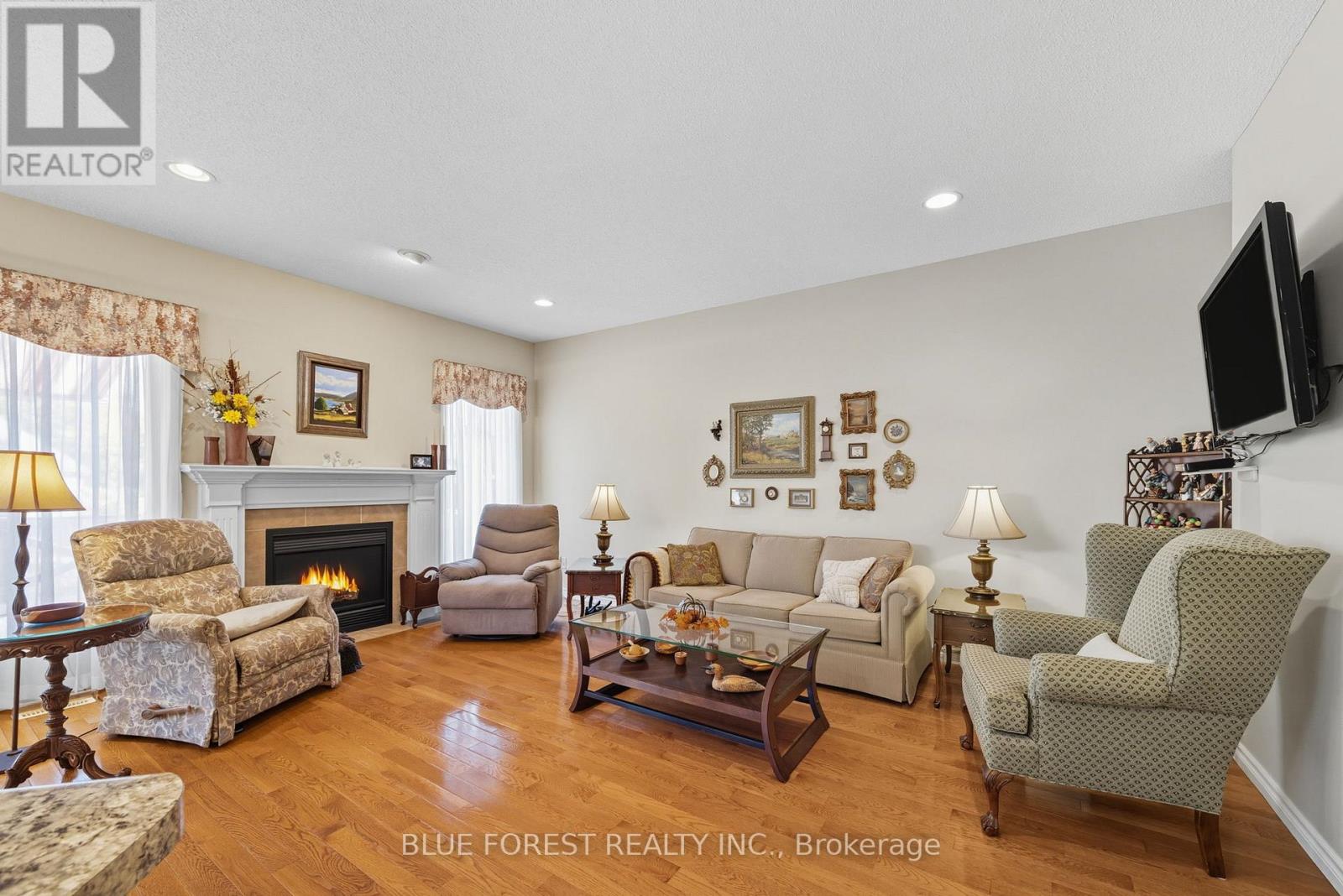 86 Calvert Lane, Middlesex Centre, Ontario  N0M 2A0 - Photo 15 - X12437685