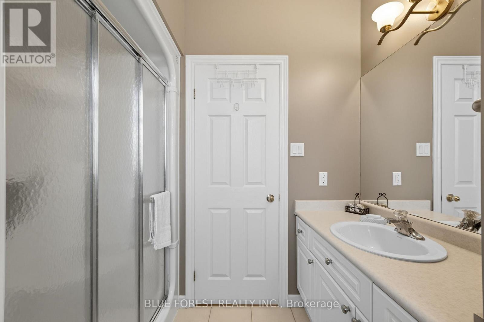 86 Calvert Lane, Middlesex Centre, Ontario  N0M 2A0 - Photo 25 - X12437685