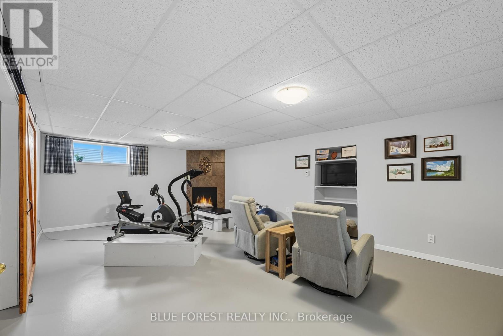 86 Calvert Lane, Middlesex Centre, Ontario  N0M 2A0 - Photo 27 - X12437685