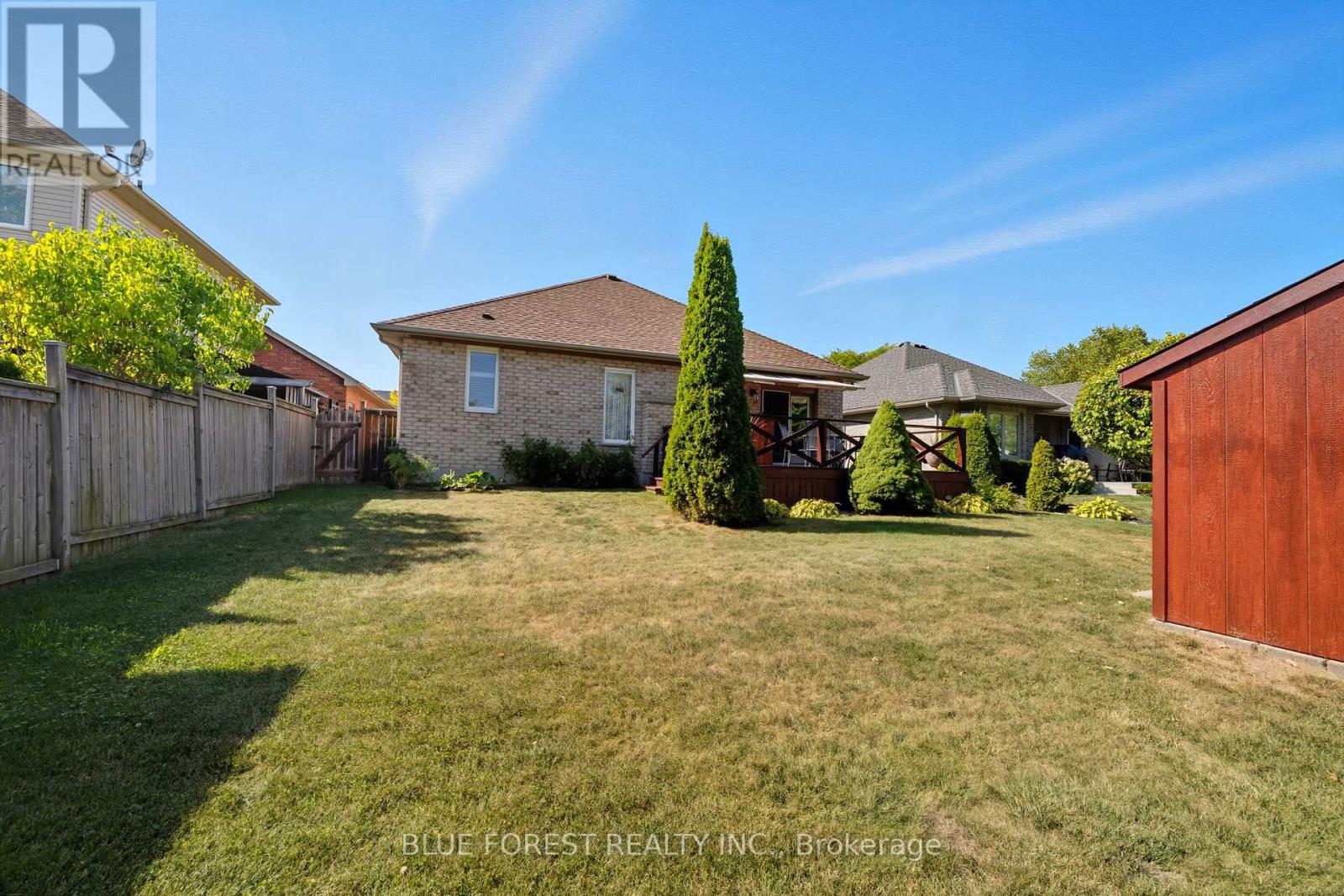 86 Calvert Lane, Middlesex Centre, Ontario  N0M 2A0 - Photo 38 - X12437685