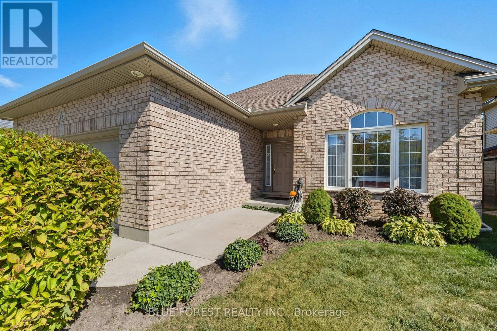 86 Calvert Lane, Middlesex Centre, Ontario  N0M 2A0 - Photo 4 - X12437685