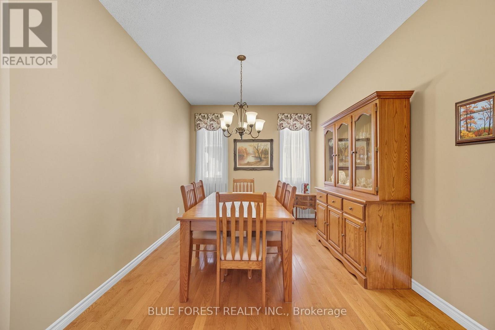 86 Calvert Lane, Middlesex Centre, Ontario  N0M 2A0 - Photo 8 - X12437685