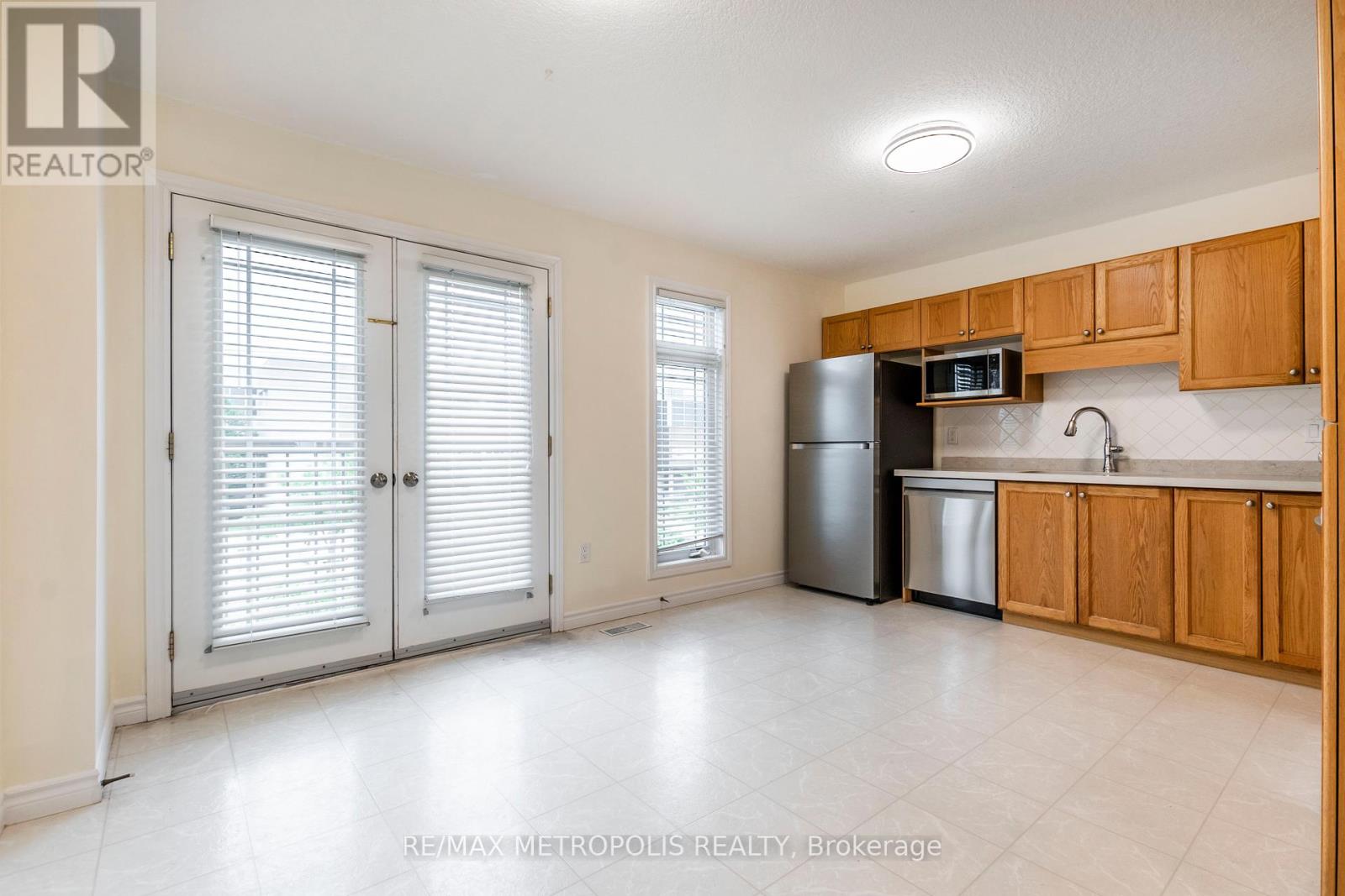 C15 - 619 Wild Ginger Avenue, Waterloo, Ontario  N2V 2X1 - Photo 12 - X12437434