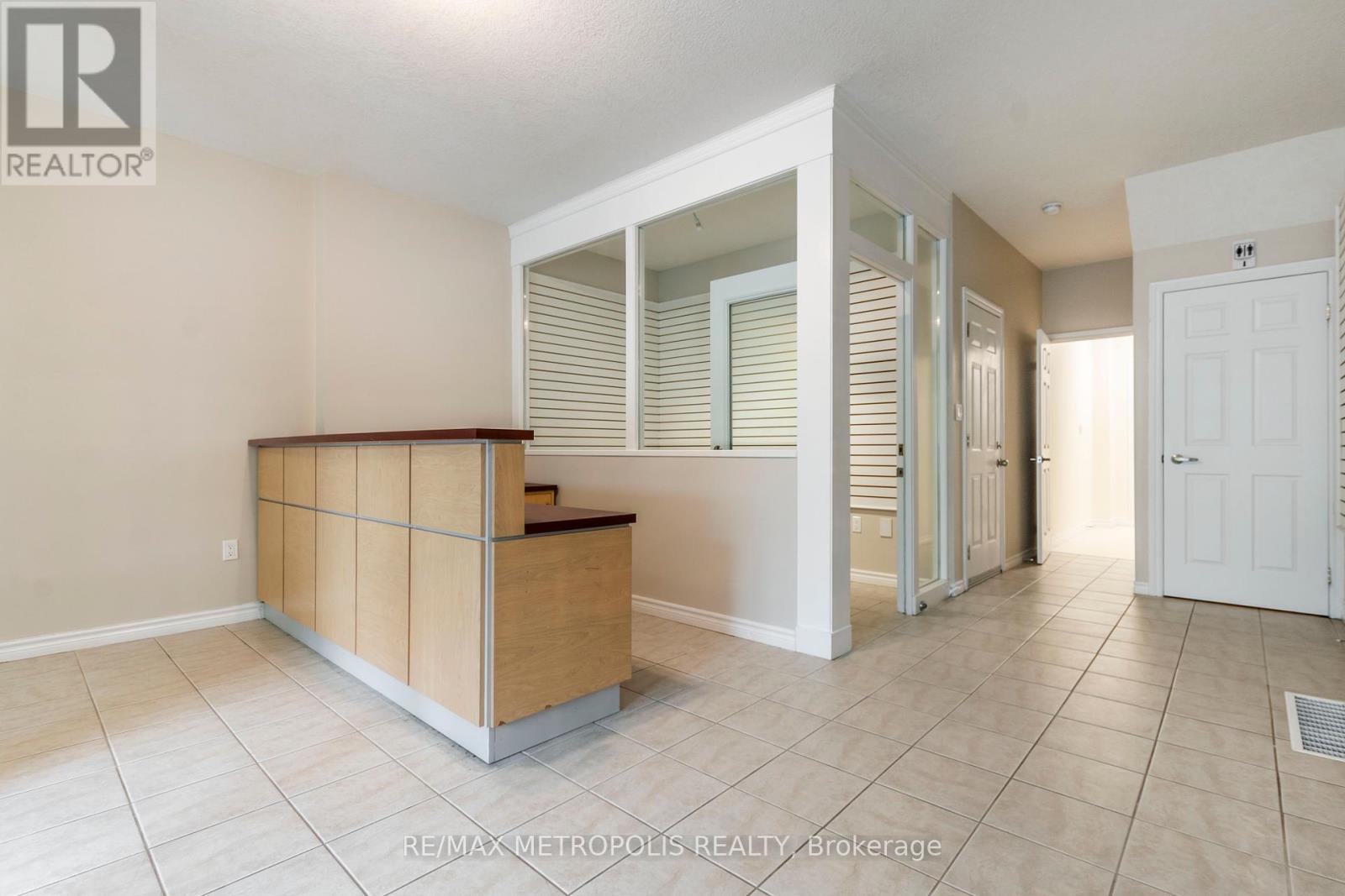C15 - 619 Wild Ginger Avenue, Waterloo, Ontario  N2V 2X1 - Photo 5 - X12437434