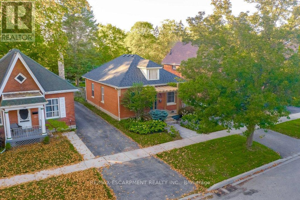 158 Eagle Avenue, Brantford, Ontario  N3S 1Z5 - Photo 3 - X12437445