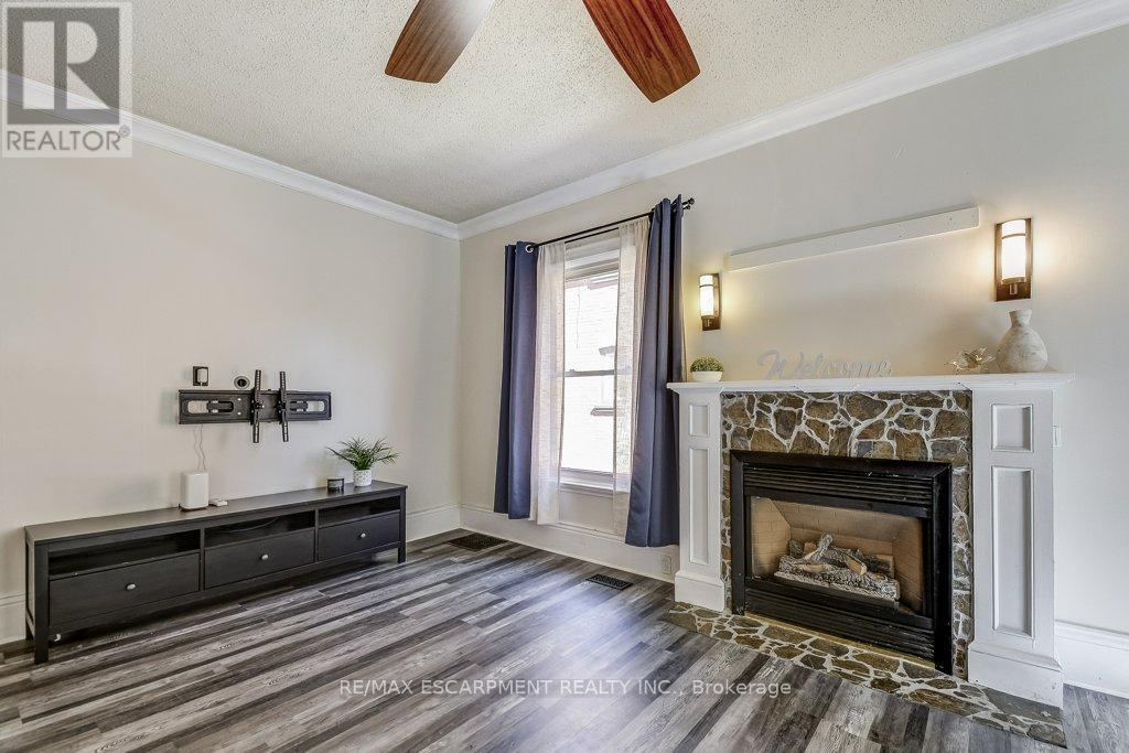 158 Eagle Avenue, Brantford, Ontario  N3S 1Z5 - Photo 9 - X12437445