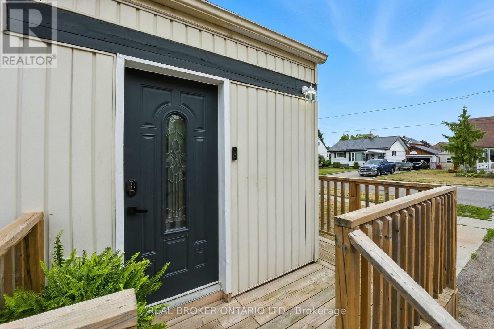 459 Rose Avenue, Peterborough, Ontario  K9J 4E5 - Photo 2 - X12437458