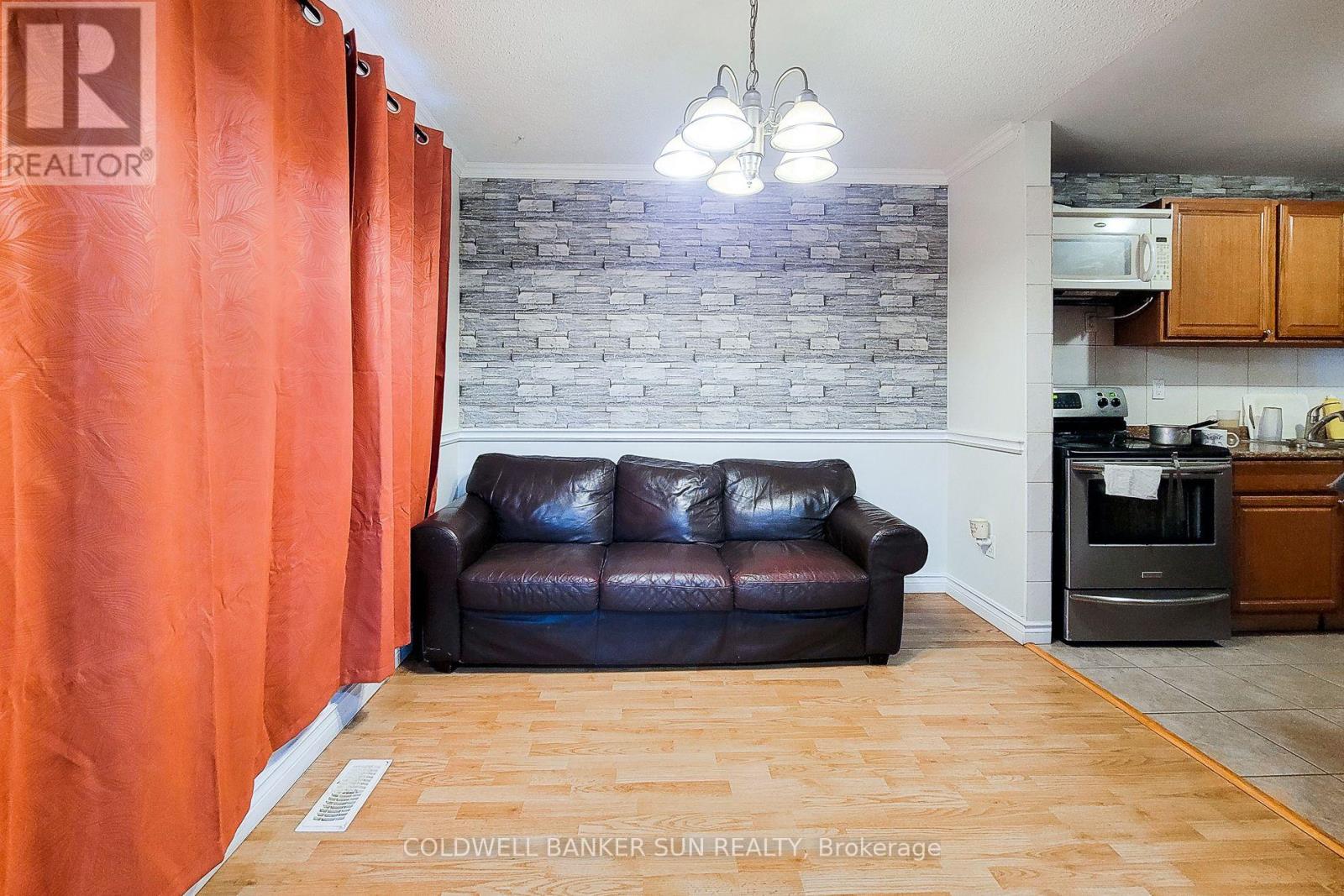 566 Greenhill Avenue, Hamilton, Ontario  L8K 5E8 - Photo 11 - X12437500