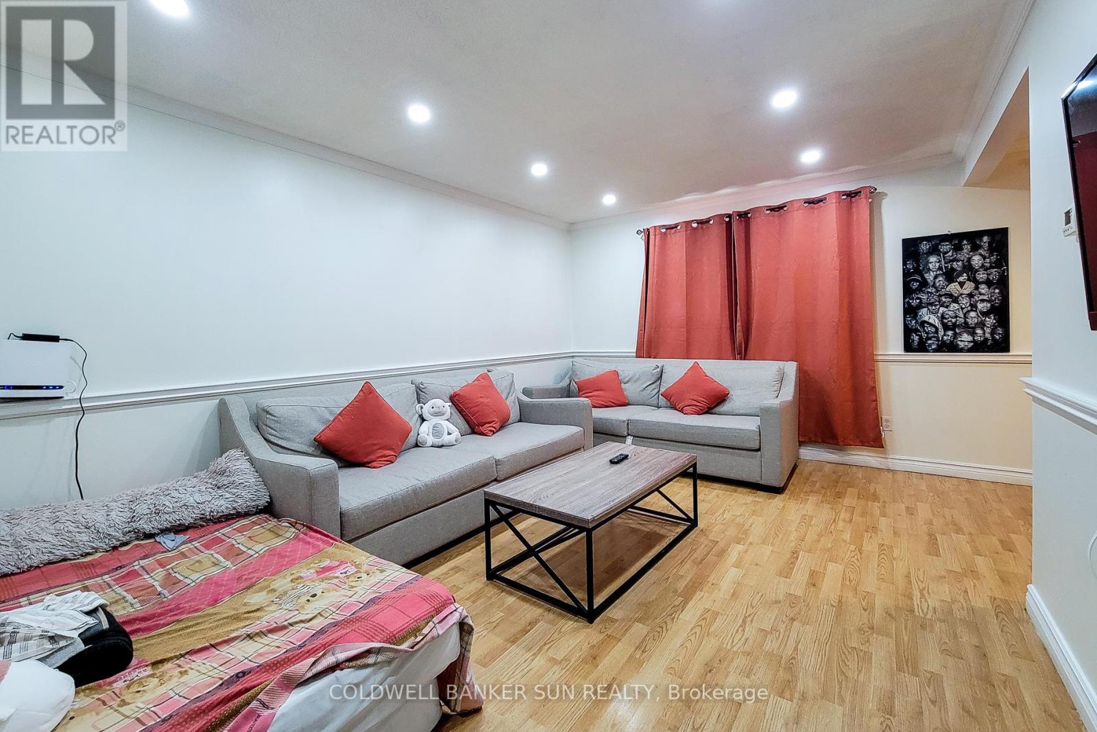 566 Greenhill Avenue, Hamilton, Ontario  L8K 5E8 - Photo 6 - X12437500